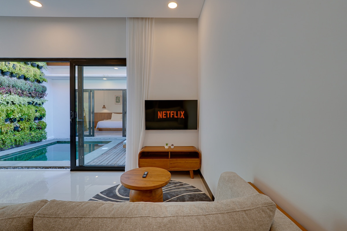 Villa in Sanur, Bali · ★4.43 · 1 bedroom · 1 bed · 1 private bath, συγκρίσιμο Airbnb