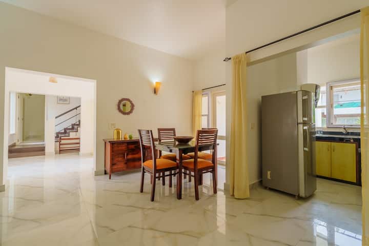 Dining area image 2