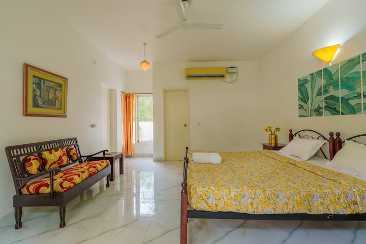 Bedroom 1 image 1