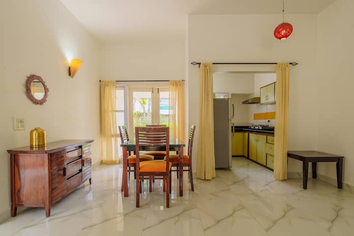 Dining area image 1
