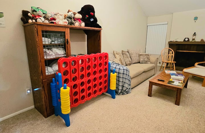 Family Game House | Central Sd Oasis, 5 Beds - San Diego, CA