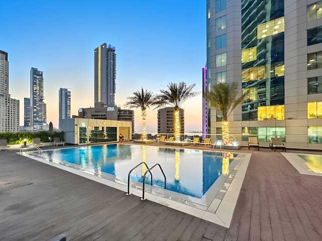 Ultra Stylish Luxury w/ PS5 Gaming Room & Sea View — foto 2