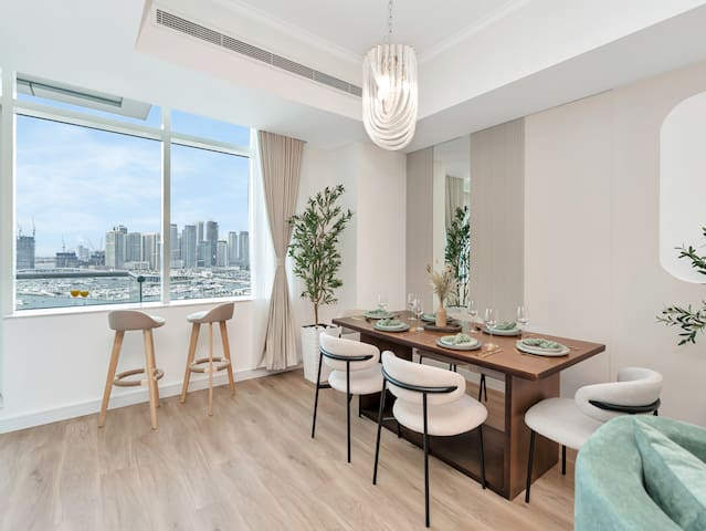 Ultra Stylish Luxury w/ PS5 Gaming Room & Sea View — foto 4