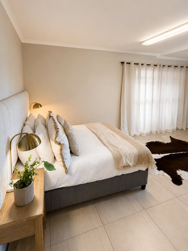Salt & Vine Stay - Somerset West