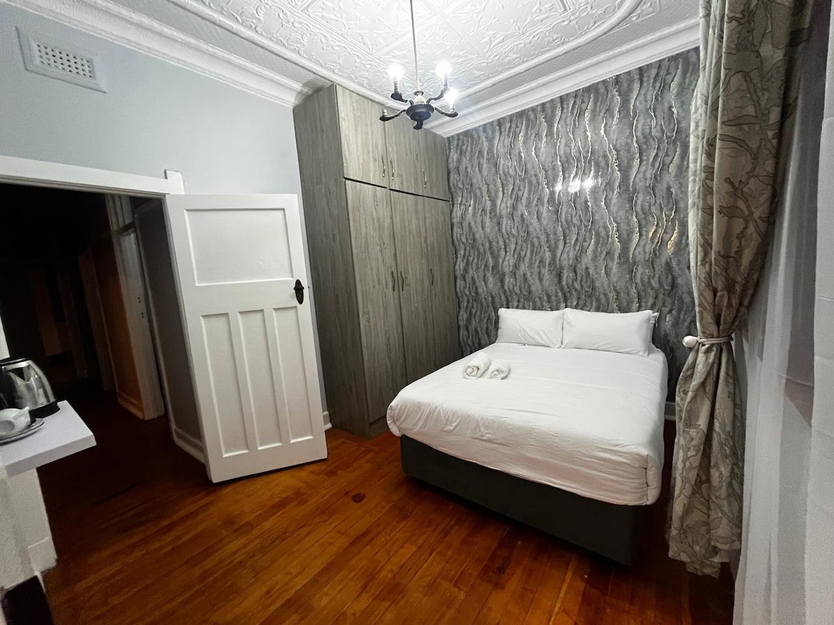 Private En-Suite Room - Reign 4 - Houses for Rent in Johannesburg ...