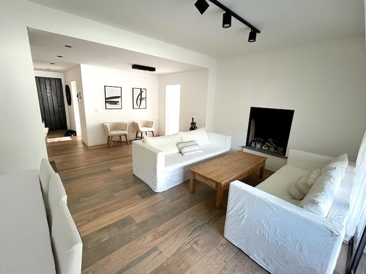 Дом с садом, зоной гриля и бассейном в Beccar