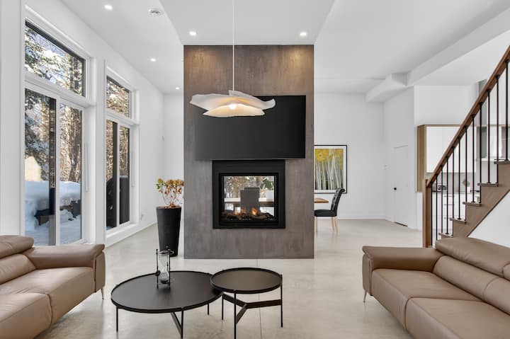 Wynnau Estate: Luxury Home With Private Hot Tub - Mont-Tremblant
