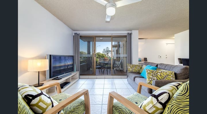 Surf Chalet Luxe Beachside Apartment Alex Headland - Maroochydore