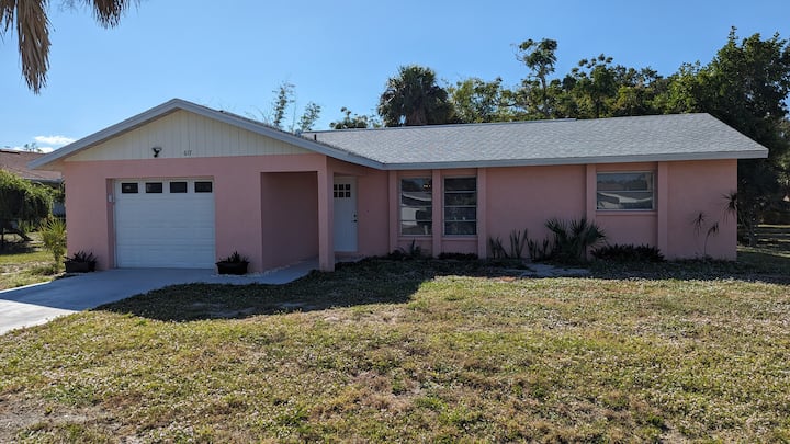 Cozy Nokomis Home In A Quiet Neighborhood - Venice, FL