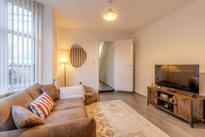 Family & Contractor Friendly • 20% Off - Bedford
