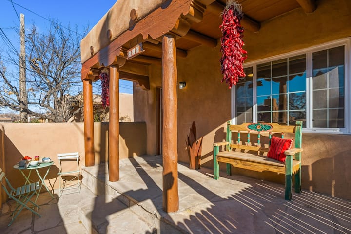 Charming Santa Fe Railyard Retreat - Santa Fe, NM