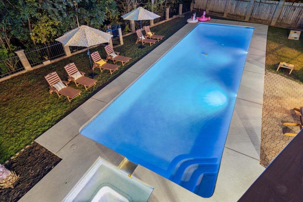 Rhythm Retreat: Large Pool, Game Room, Putting - Houses for Rent in ...
