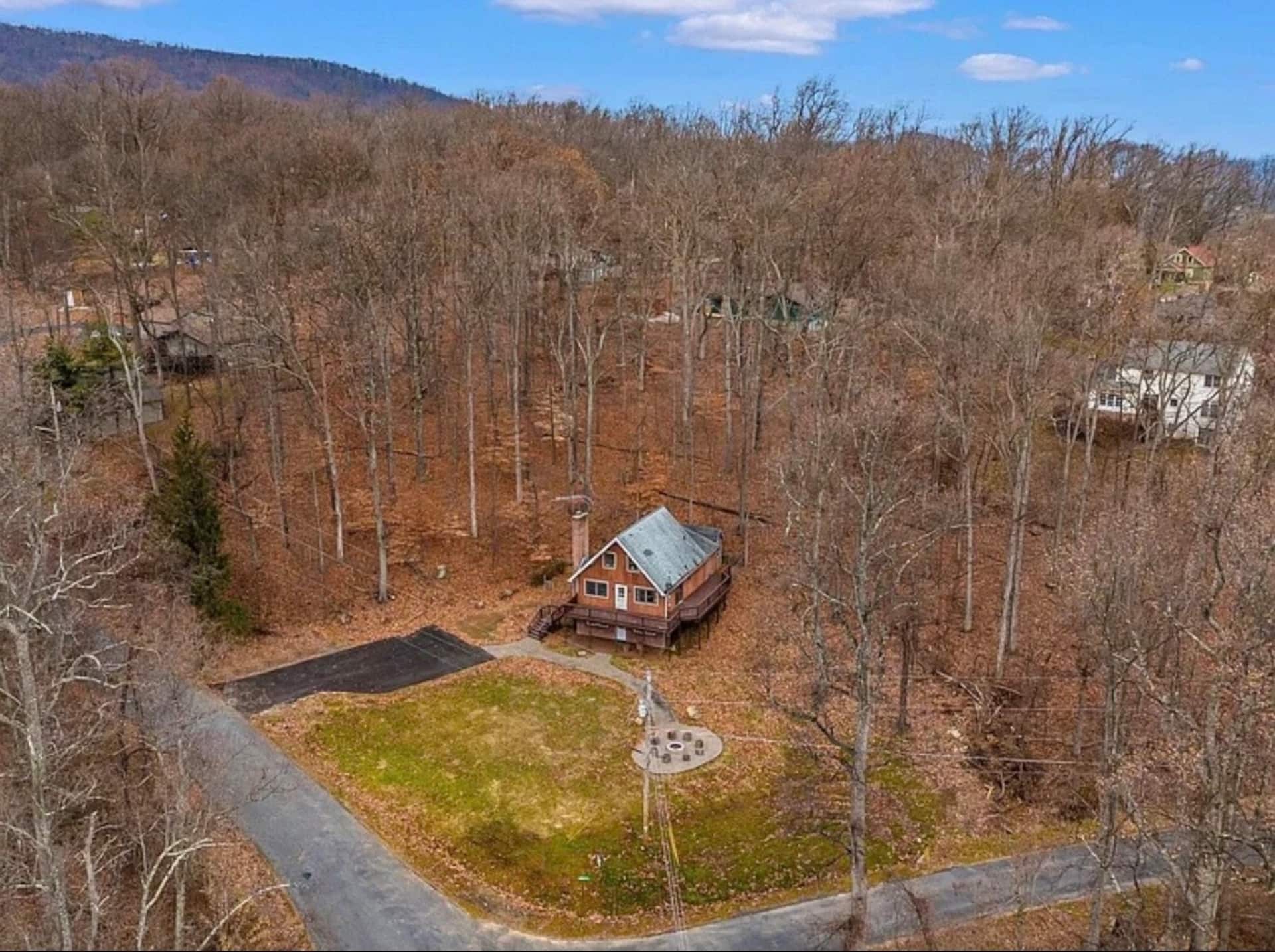 Top Floor of Forest Chalet/Ski Lodging/Gettysburg