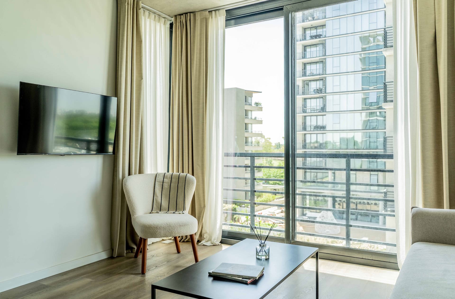 Fully equipped apartment with premium amenities