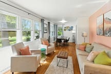 Charming Ranch, 2BR Oasis Downtown Travelers Rest