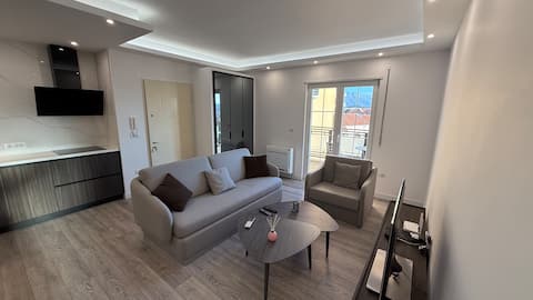Popular Airbnb listing: Marku Apartments 1 in Lagjja 5