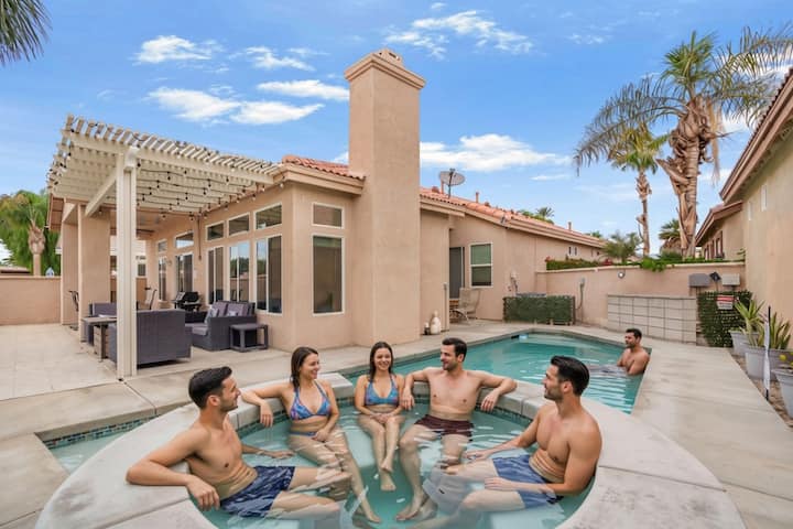 Game Table Getaway In Indio - Indio, CA
