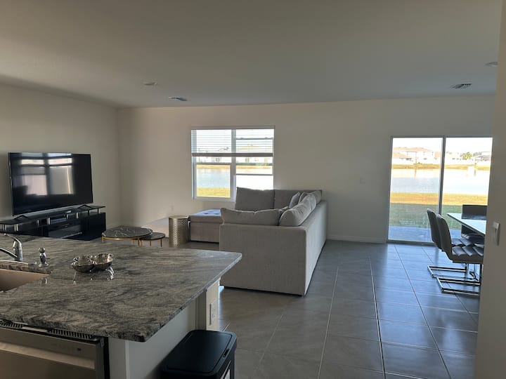 Spacious 4br Home In Mirada Near Crystal Lagoon - San Antonio, FL
