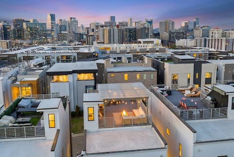 Popular Airbnb listing: Heart of Gulch! CityViews! Rooftop Fire Pit! 13bds in Nashville Davidson Metropolitan Government (Balance)
