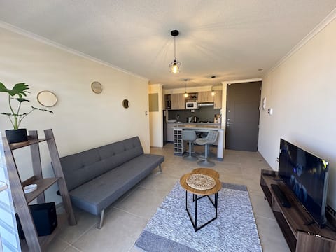 Top performing Airbnb: Second-Row Beach Apartment - Faro Monumental in La Serena