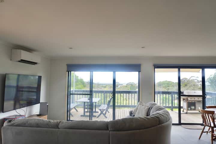 Coastal Home With Tree Top Views - 비너스 베이