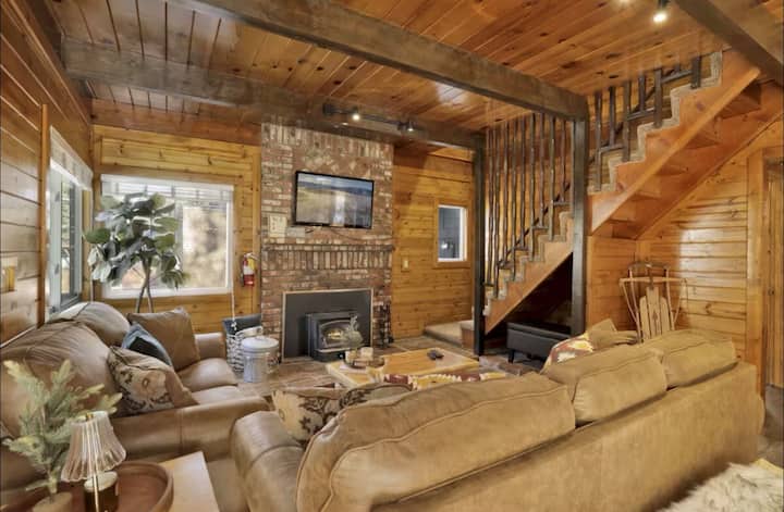 Steps To Snow Summit | Hot Tub & Game Room - Big Bear, CA