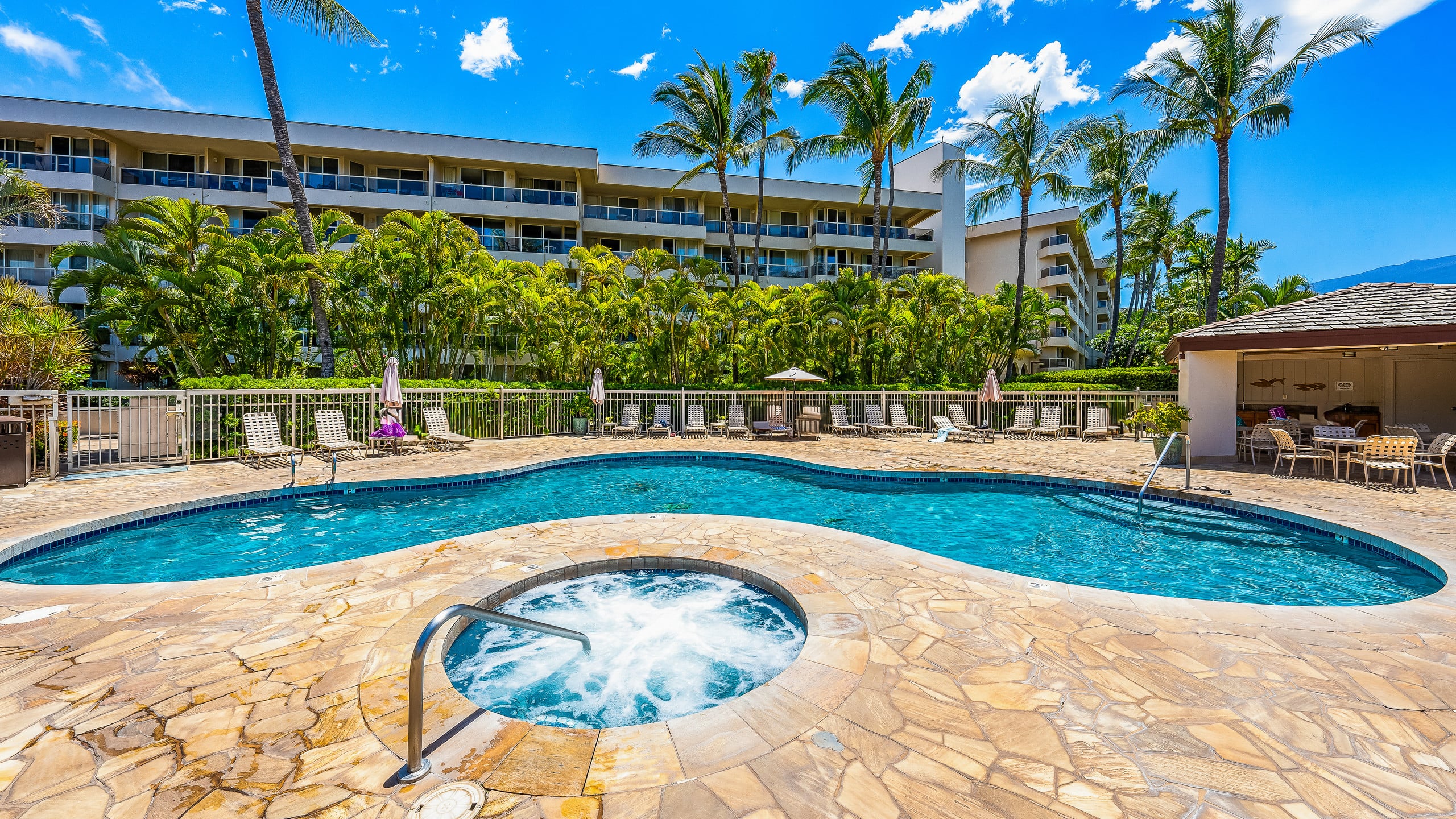 Maui Banyan, Prime Location, Across Kamaole Beach! - Image 11