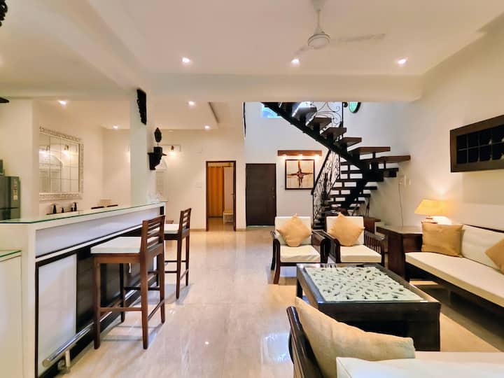 Living room image 5