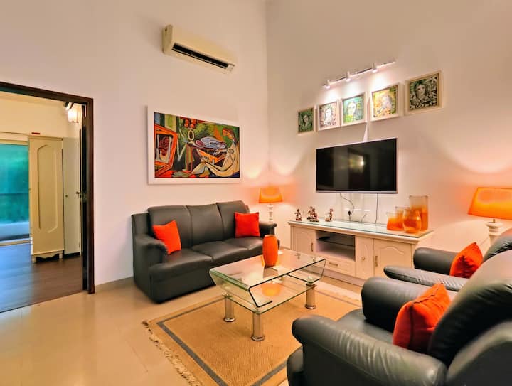 Living room image 6