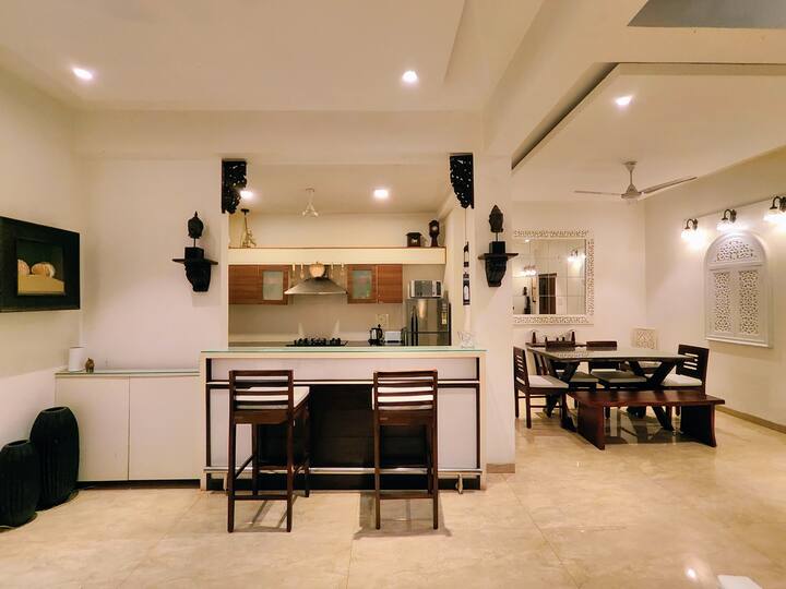 Full kitchen image 1