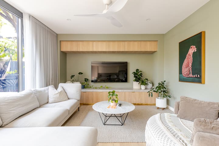 Peaceful Retreat 4br |Direct Tram To City & Arenas - Deakin University Melbourne Burwood Campus