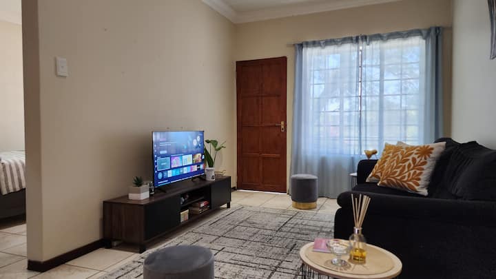 Elegant Self-catering Witbank, 6 Min Highveld Mall - Emalahleni