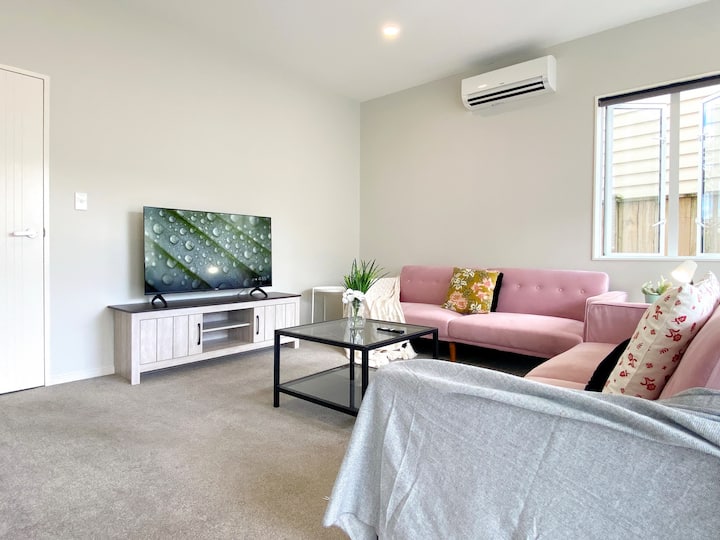 New Build Standalone Home Near Bruce Pulman Park - Clevedon