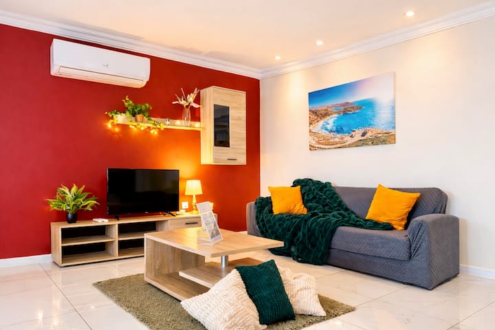 Blue Horizon Jacuzzi | Sea View Escape - Flat 1 - Malta