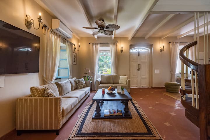 Living room image 1