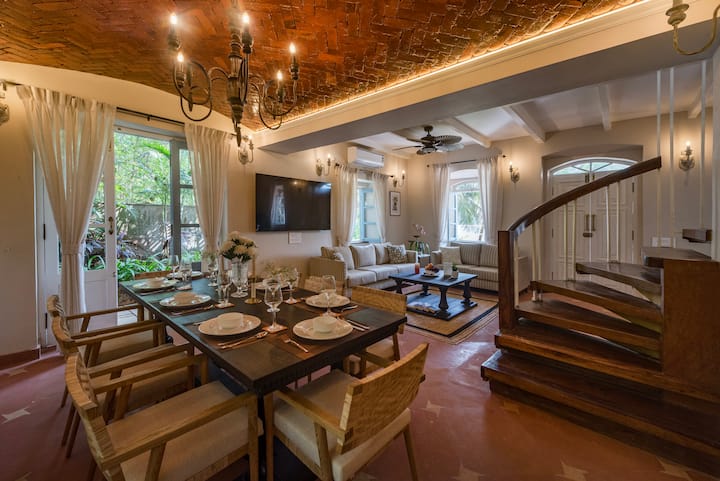 Dining area image 1