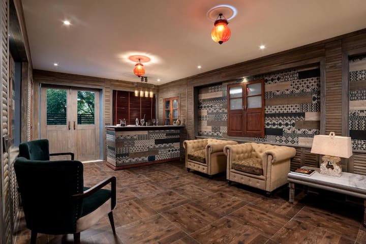 Private 8bhk Mountain View Luxury Villa, Udaipur - Udaipur