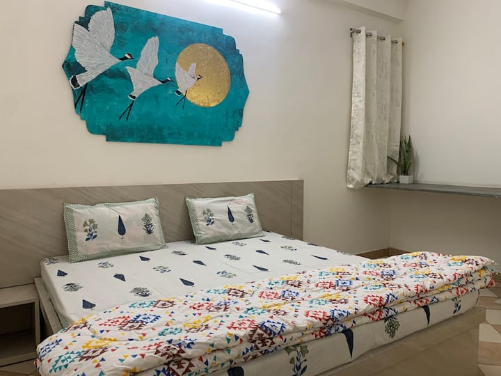 Twinkling Parrots Sustainable Group Stay - Jaipur