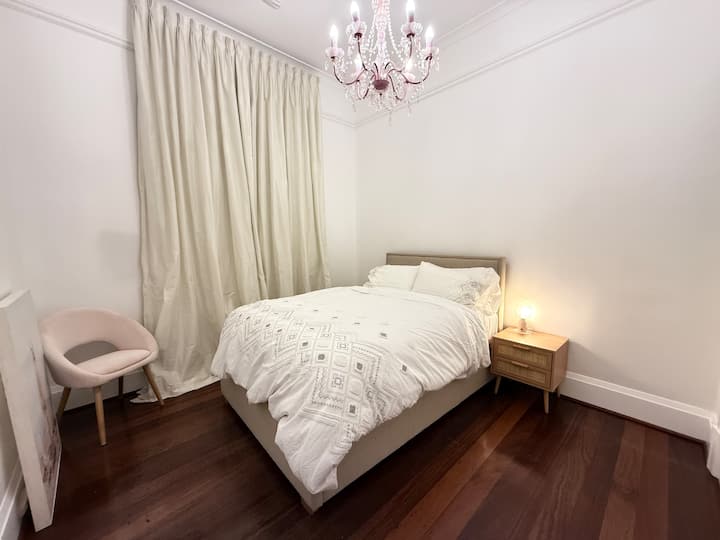 საძინებელი 4