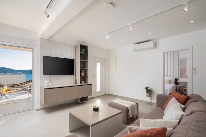 Villa Porto 2 Br Apartment W/ Pool In Zatoglav - Rogoznica