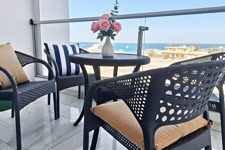 212 · Sea view central luxury apartment 212