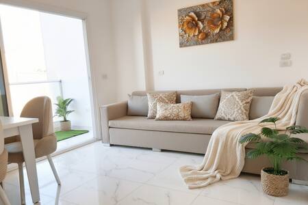 105 · Sea View central luxury apartment 105