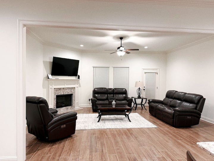 Spacious House In Lafayette Near Cajundome - Lafayette, LA