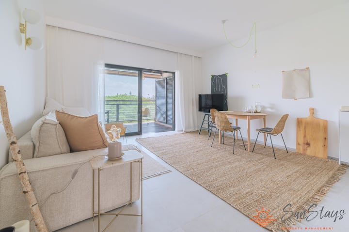 Cosy Design Home |Terrace-pool-garden| By Sunstays - Lagos