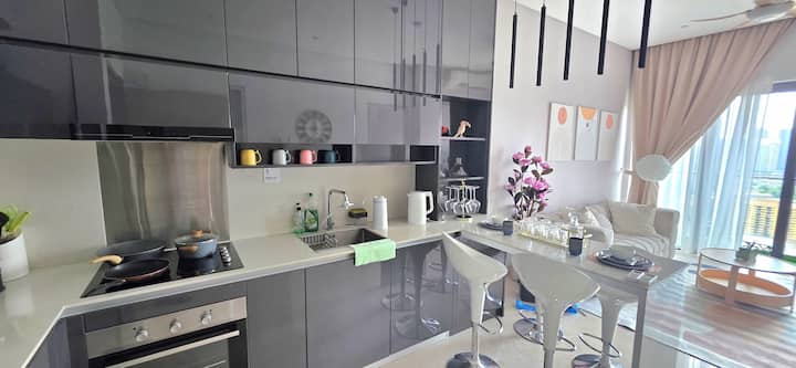 Lucentia| Elegance 2br | Infinity Pool Klcc View - Kuala Lumpur