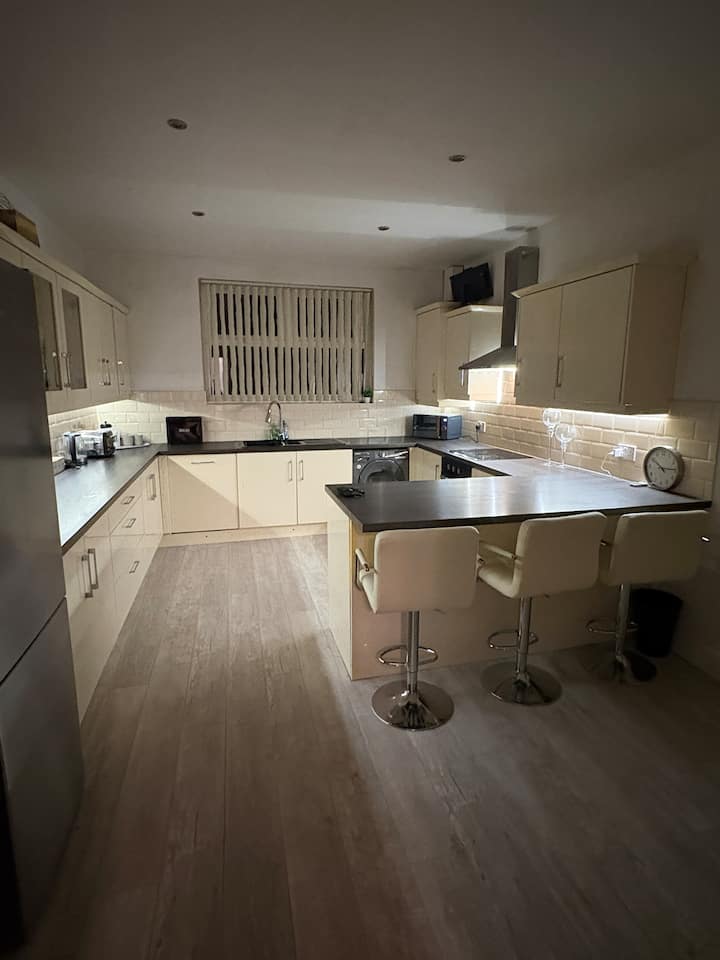 Kingsize/2 Single Room En-suite 100yds From Lfc - Liverpool