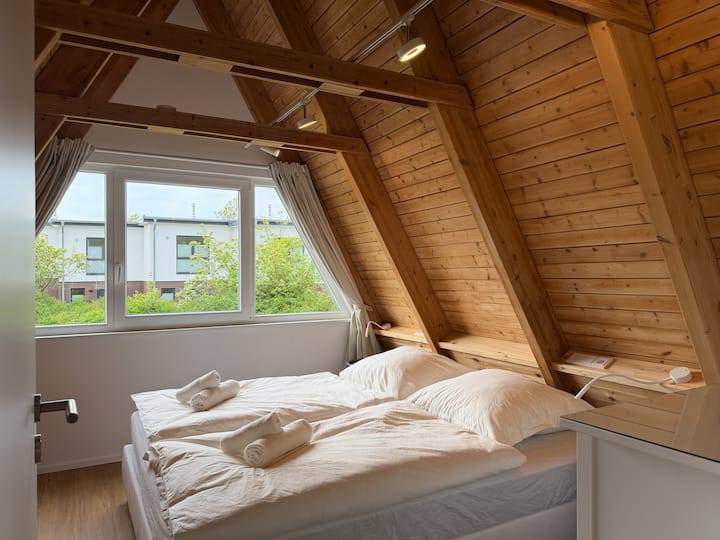 Schlafzimmer 1