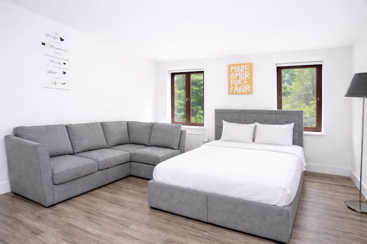 Elegant Flat | 2-min Walk To Watford Junction - Watford