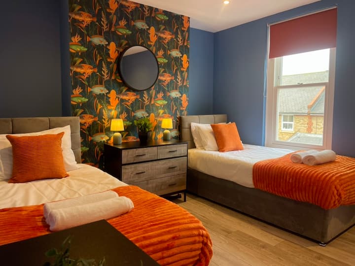 Convenient 5 Bed In Central Faversham With Parking - Faversham