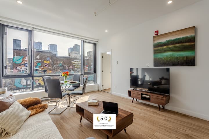 Contemporary City Retreat - Montréal, QC